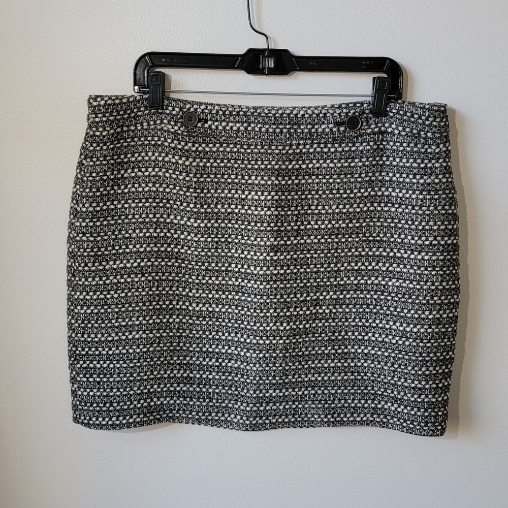 LOFT Textured Black and White Mini Skirt Size 16P
